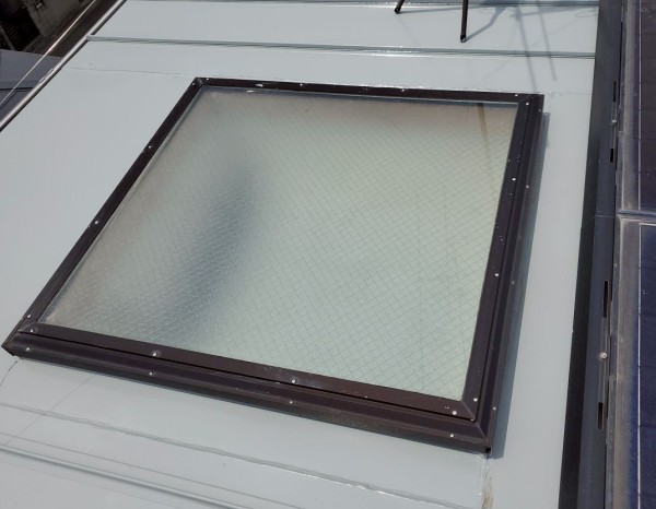 雨漏りしている天窓　工事前